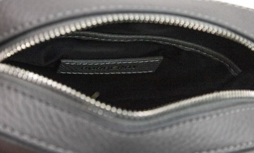 Petit sac à main bandoulière Thornton en cuir grainé gris avec logo en relief