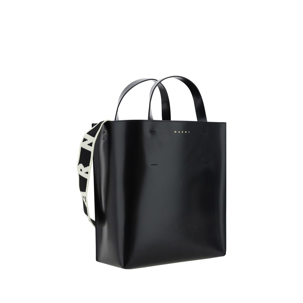 Museo Small Bag in Black Leather