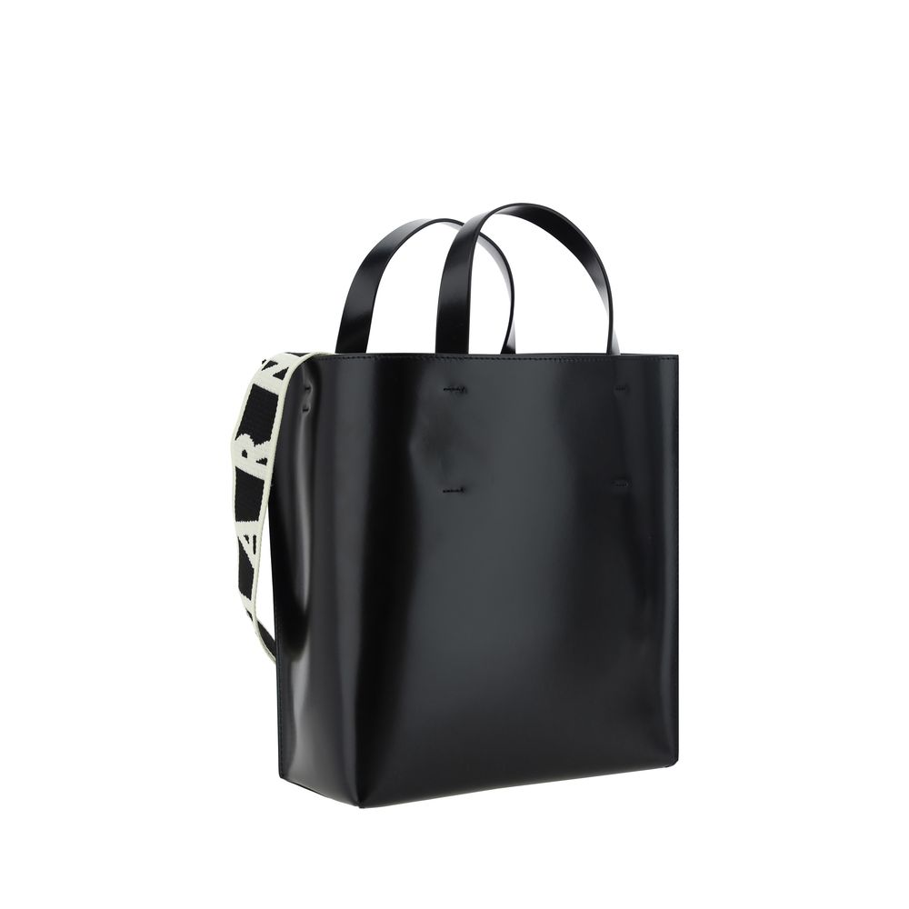 Museo Small Bag in Black Leather