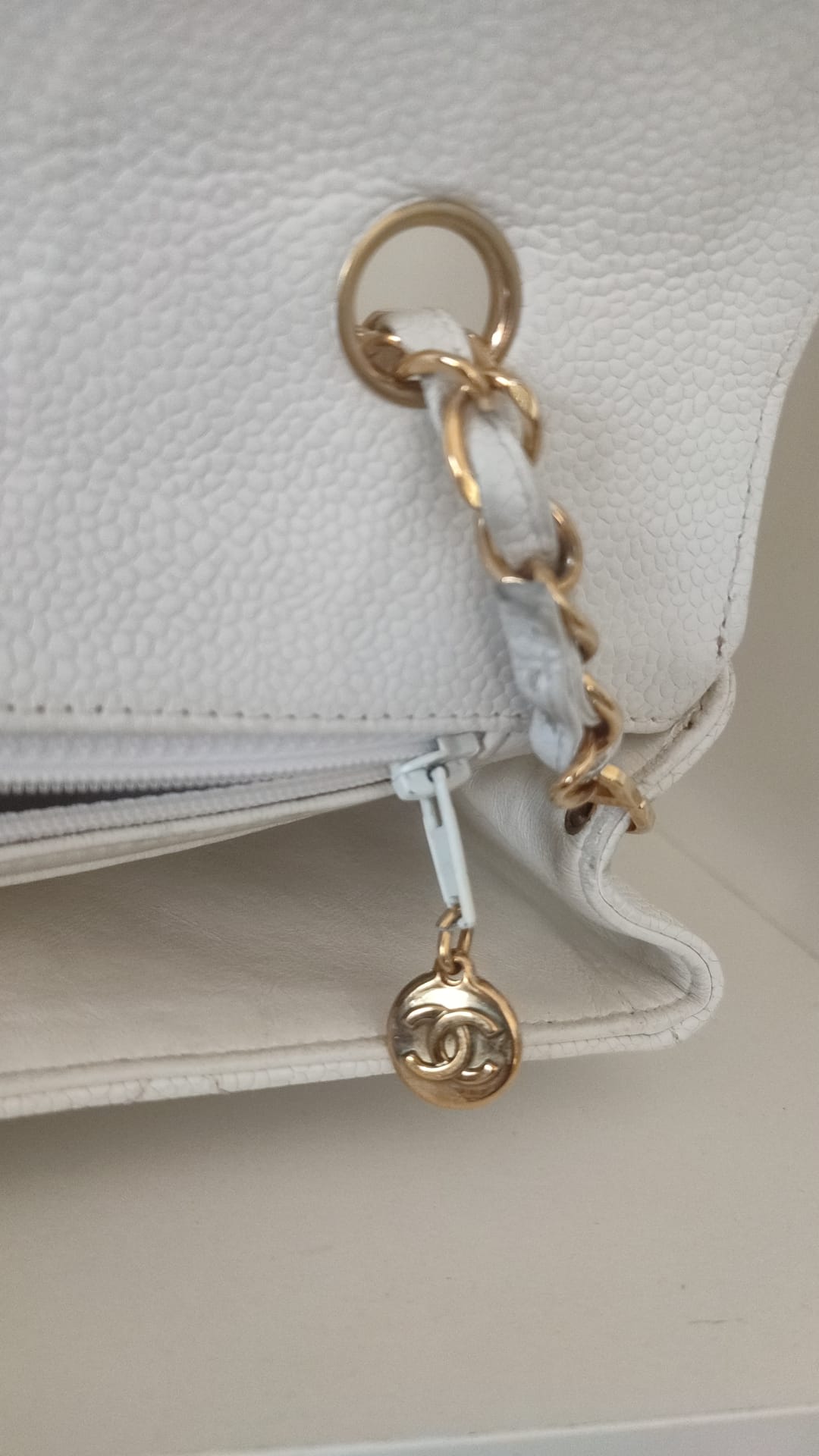 Classic Diana Medium Shoulder Bag