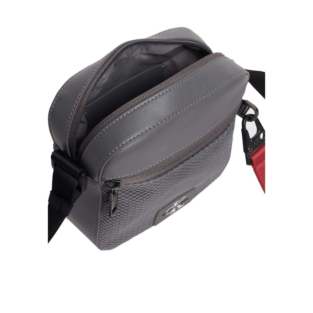 Bolso bandolera de poliéster reciclado gris