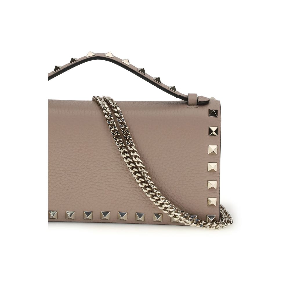 Rockstud Wallet with Chain in Grainy Calfskin