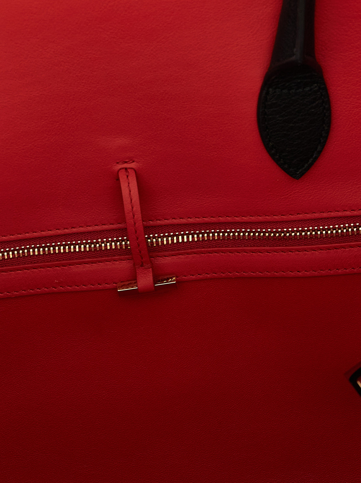 Hug Bicolor Medium Bag in Calfskin