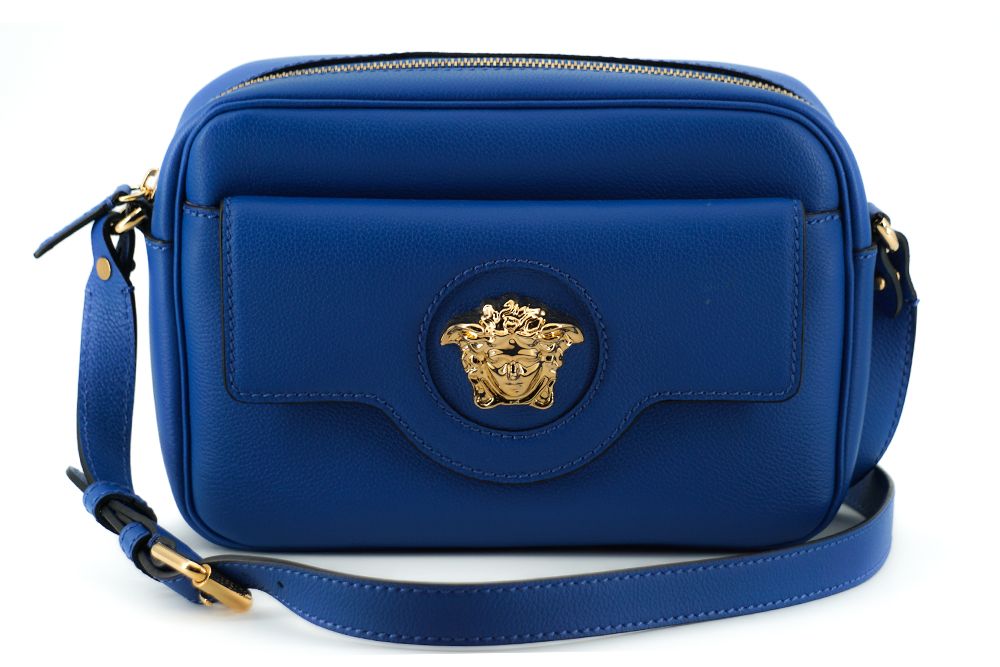 Elegante bolso para cámara de piel de becerro azul