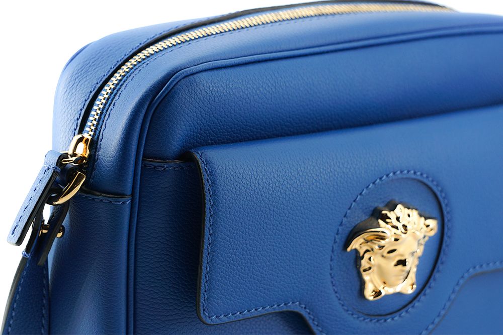 Elegante bolso para cámara de piel de becerro azul