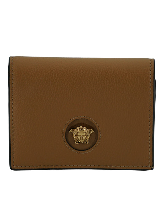 Elegante cartera compacta de piel en color marrón