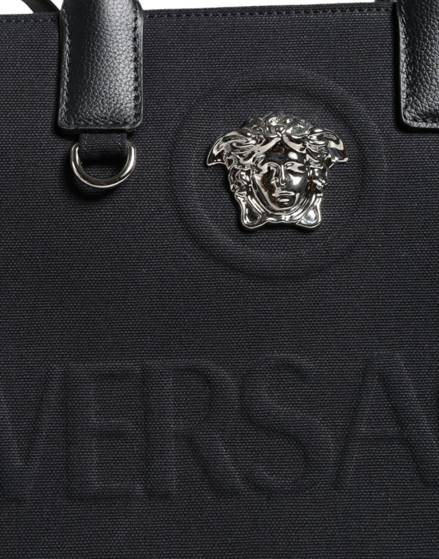 Bolso bandolera de lona negra con asa superior, de cuero y logotipo