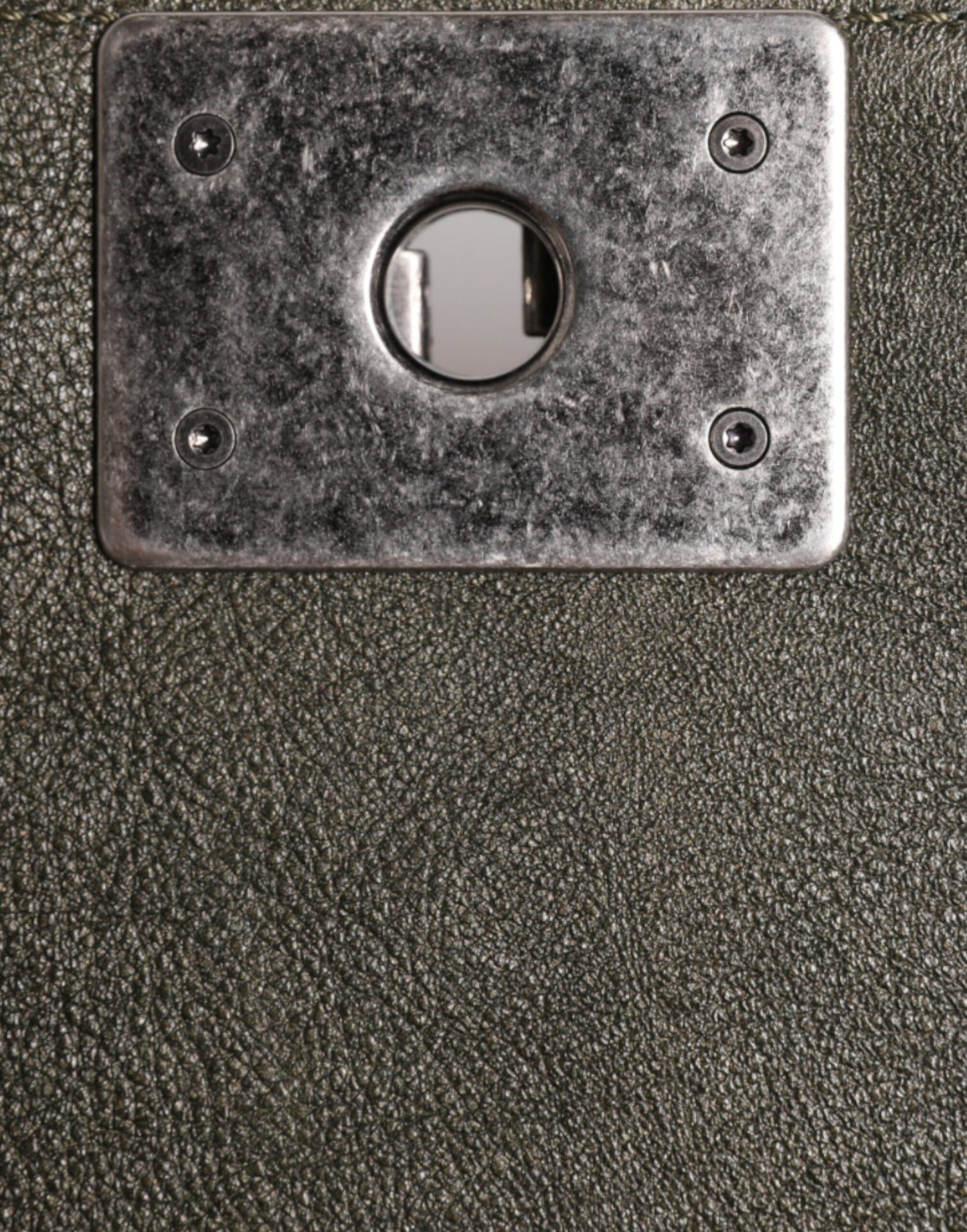 Sac à bandoulière en cuir vert foncé et sac à main en métal gris